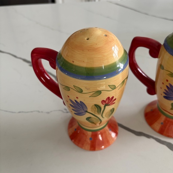 Pfaltzgraff Napoli Tall Salt and Pepper Shakers - Picture 2 of 5